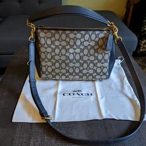 Shay Crossbody In Signature Jacquard